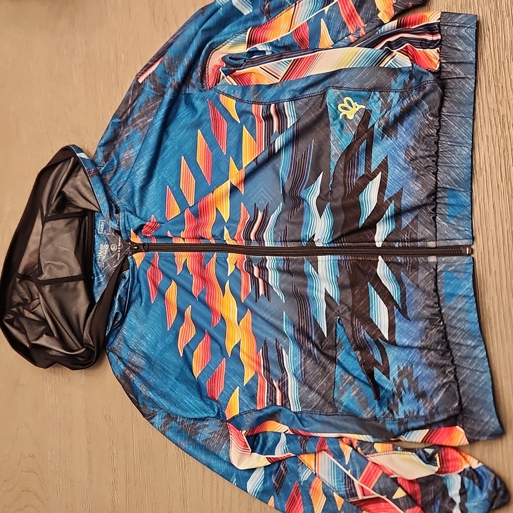 Lightweight women's athletic jacket